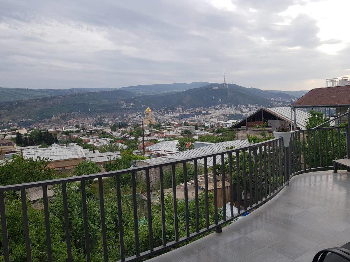 Upstairs Hotel Tbilisi Exterior photo