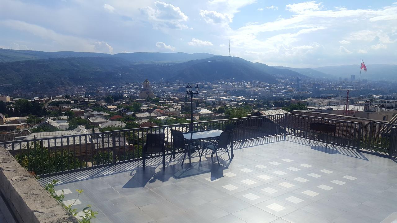 Upstairs Hotel Tbilisi Exterior photo