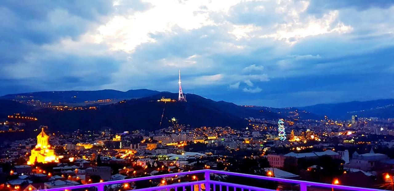 Upstairs Hotel Tbilisi Exterior photo
